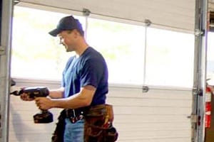 Things to Consider While Hiring a Garage Door Repair Professional